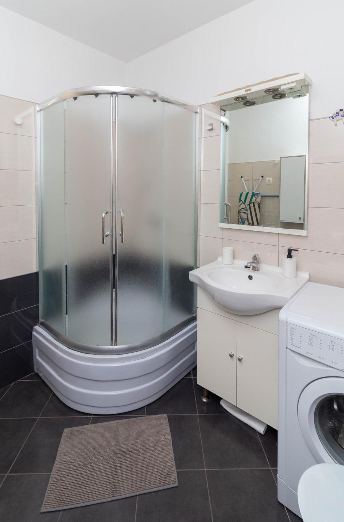 Apartament Ema